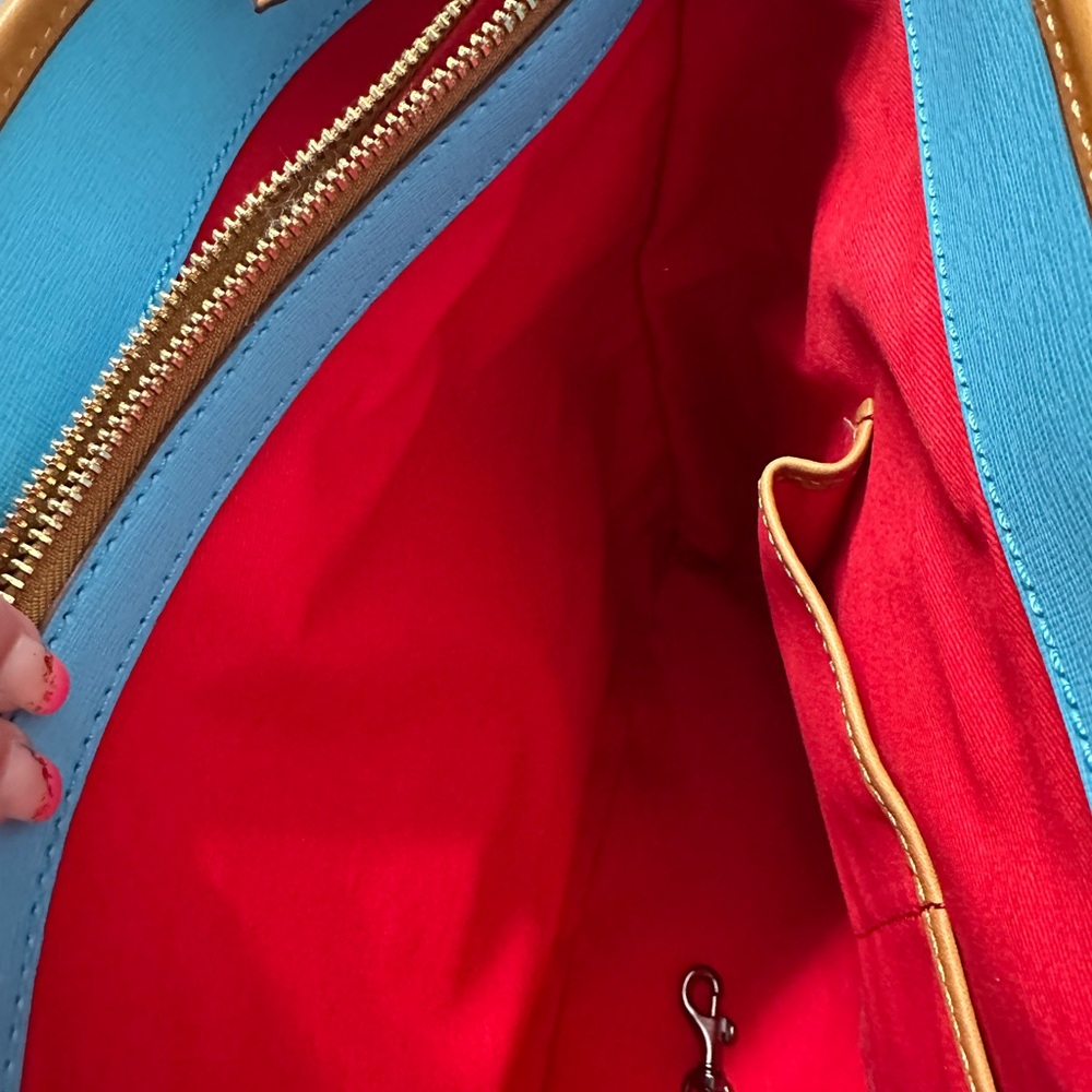 Beautiful baby blue BRAND NEW NEVER USED Dooney & Bourke long strap purse! - Picture 7 of 9